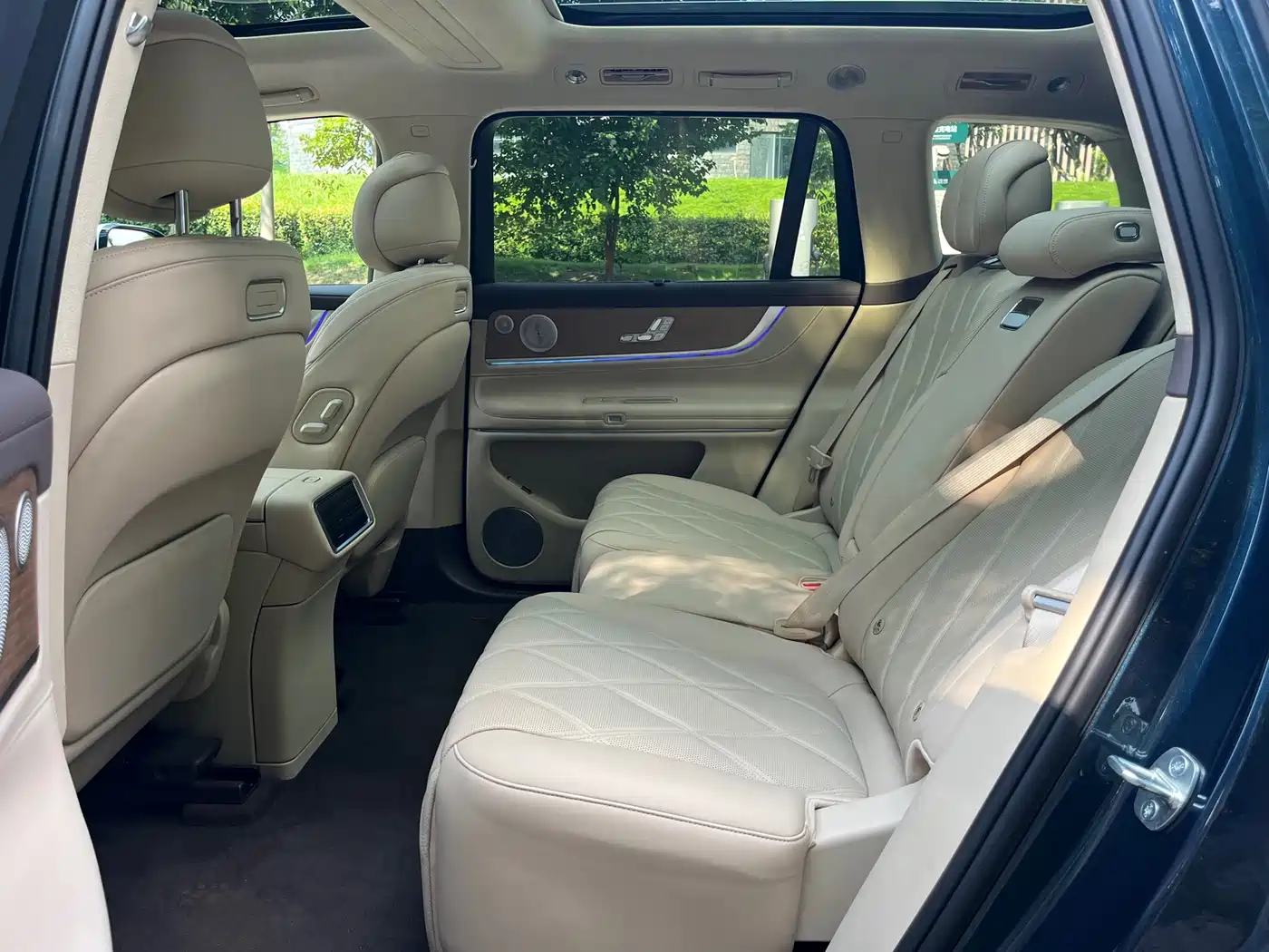 AITO Wenjie AITO M9 2026 2025 Extended Range Ultra 52kWh 5-Seater