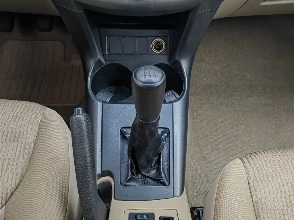 Photo 13 - Toyota RAV4 Rongfang