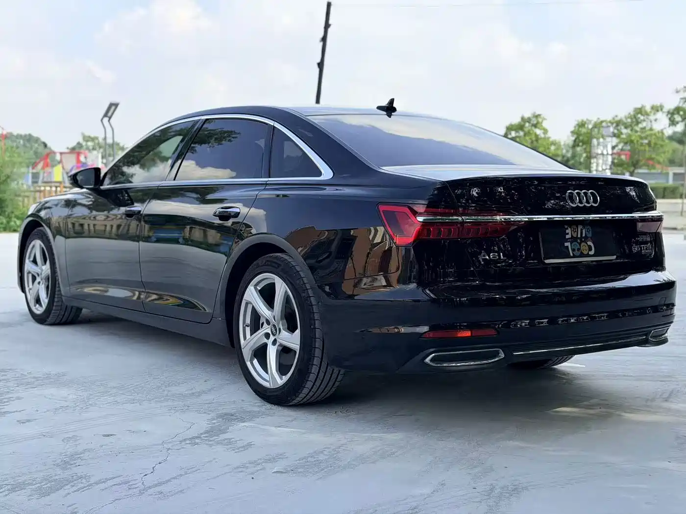 Фото 9 - Audi A6L