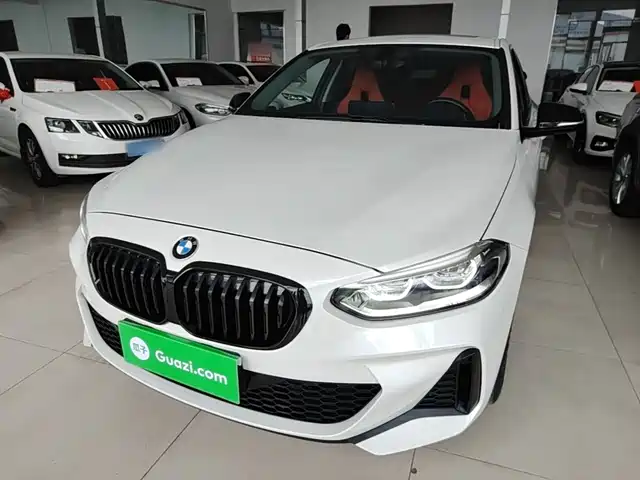 BMW 1 Рестайлинг, 125i, M Спорт, чёрный пакет