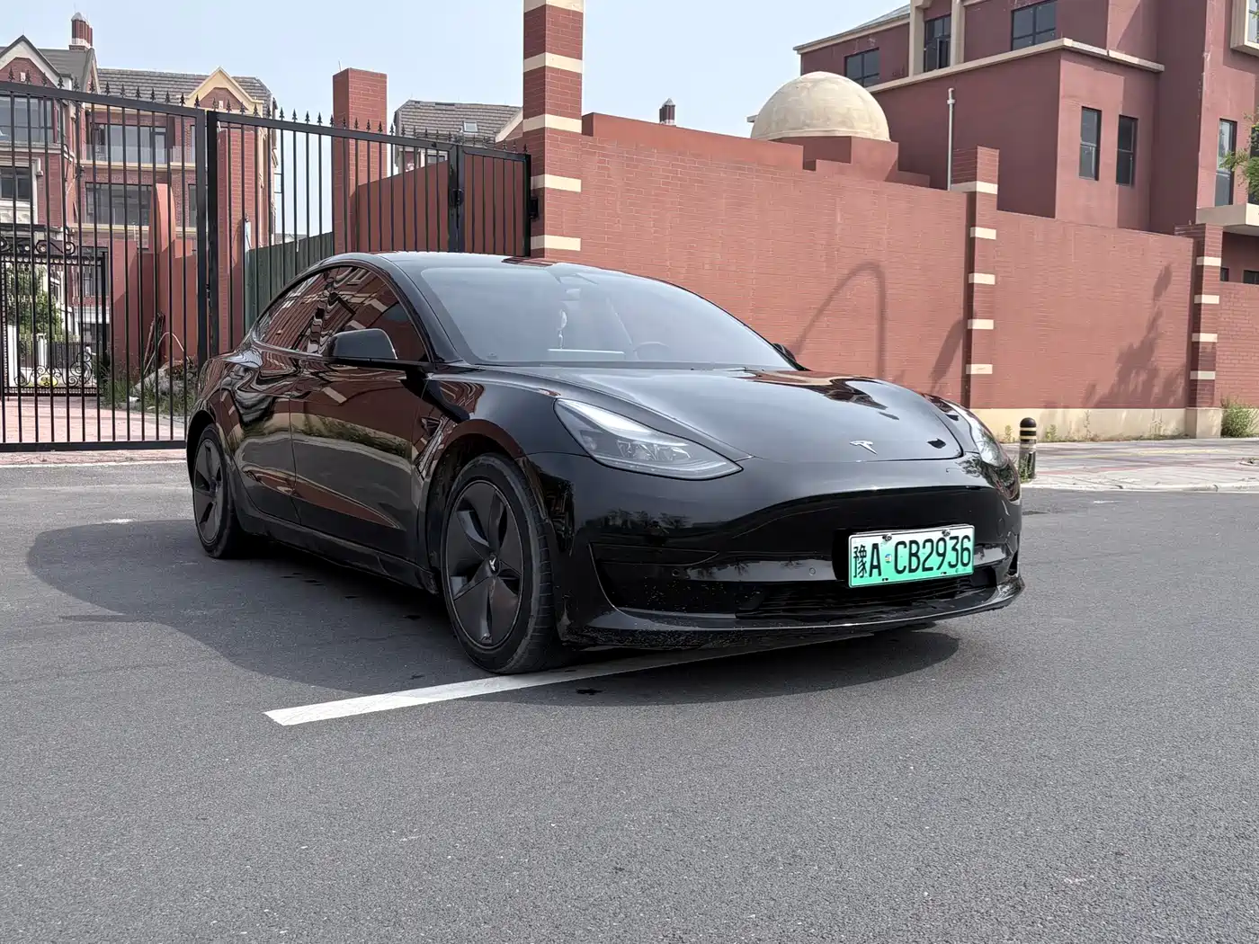 TESLA MODEL 3