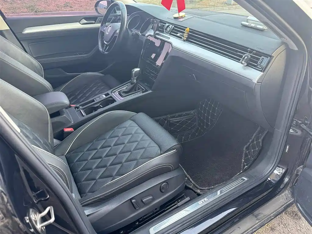 VOLKSWAGEN MAGOTAN GTE PLUG IN HYBRID