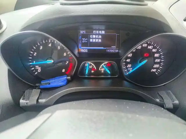 Ford Kuga 2015 1.5L GTDi 4WD Elite — фото 4