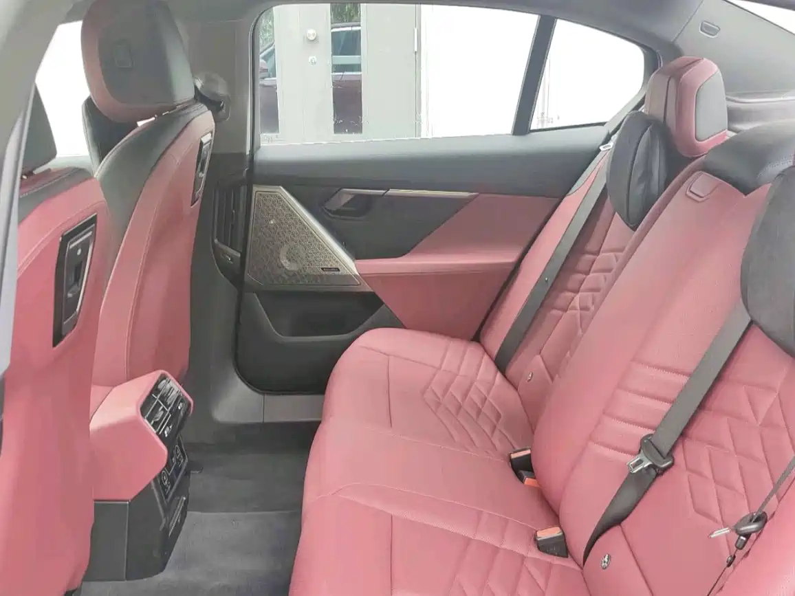 BMW i5 2025 2025 eDrive 35L Luxury Package