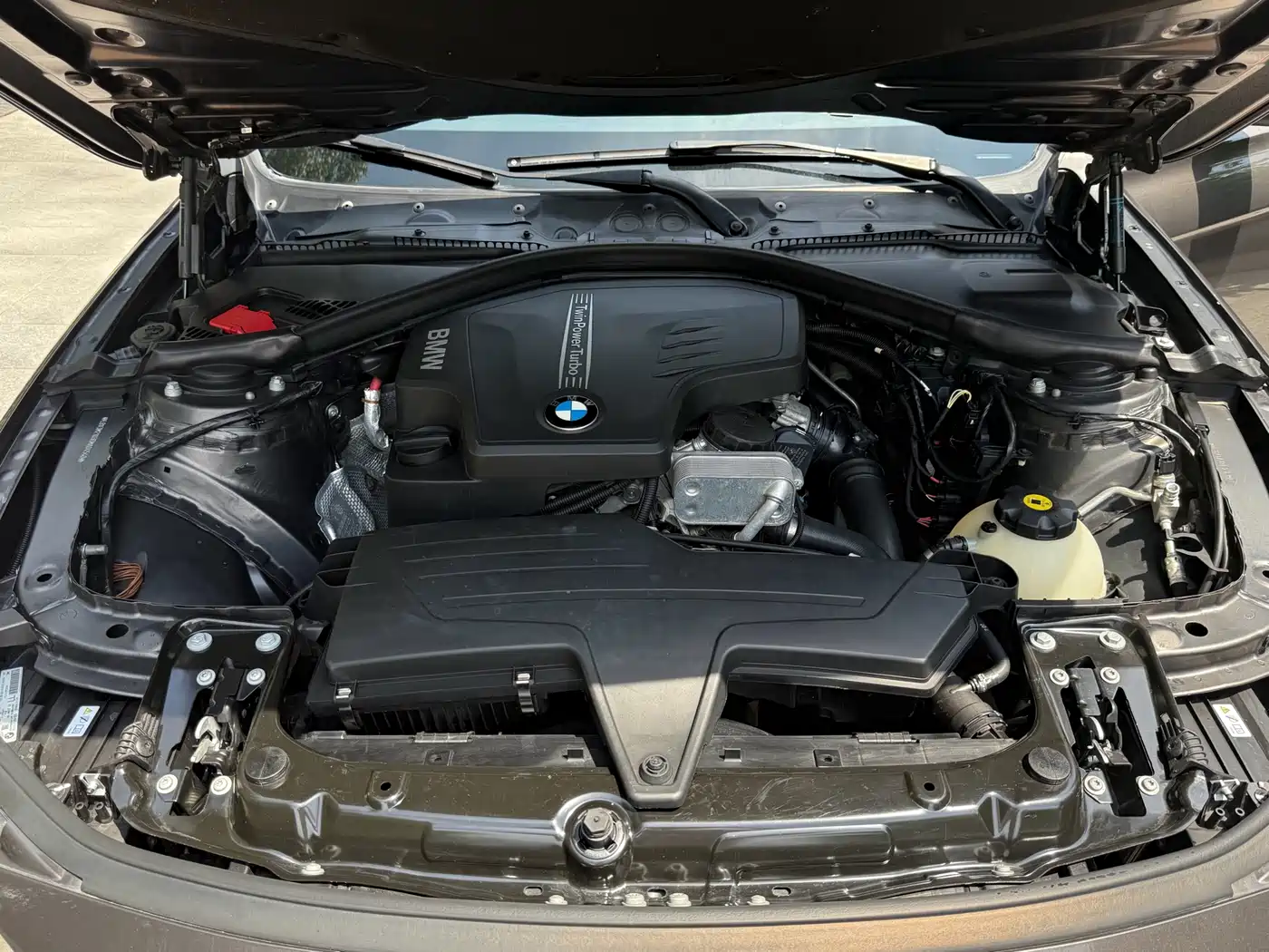 Photo 13 - BMW 3 Series
