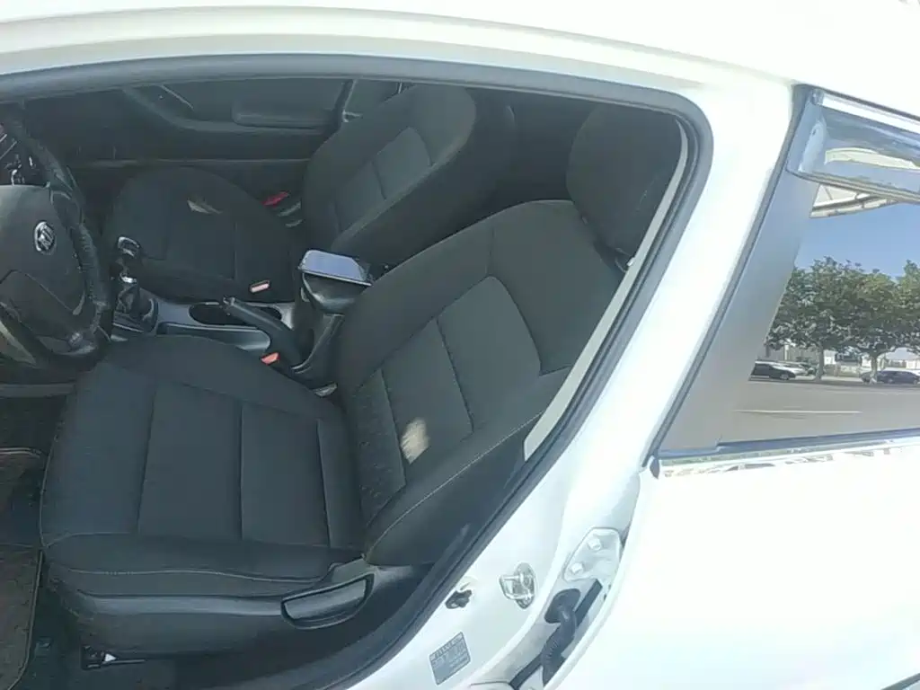 Kia K3S 2014 2014 1.6L Manual GL