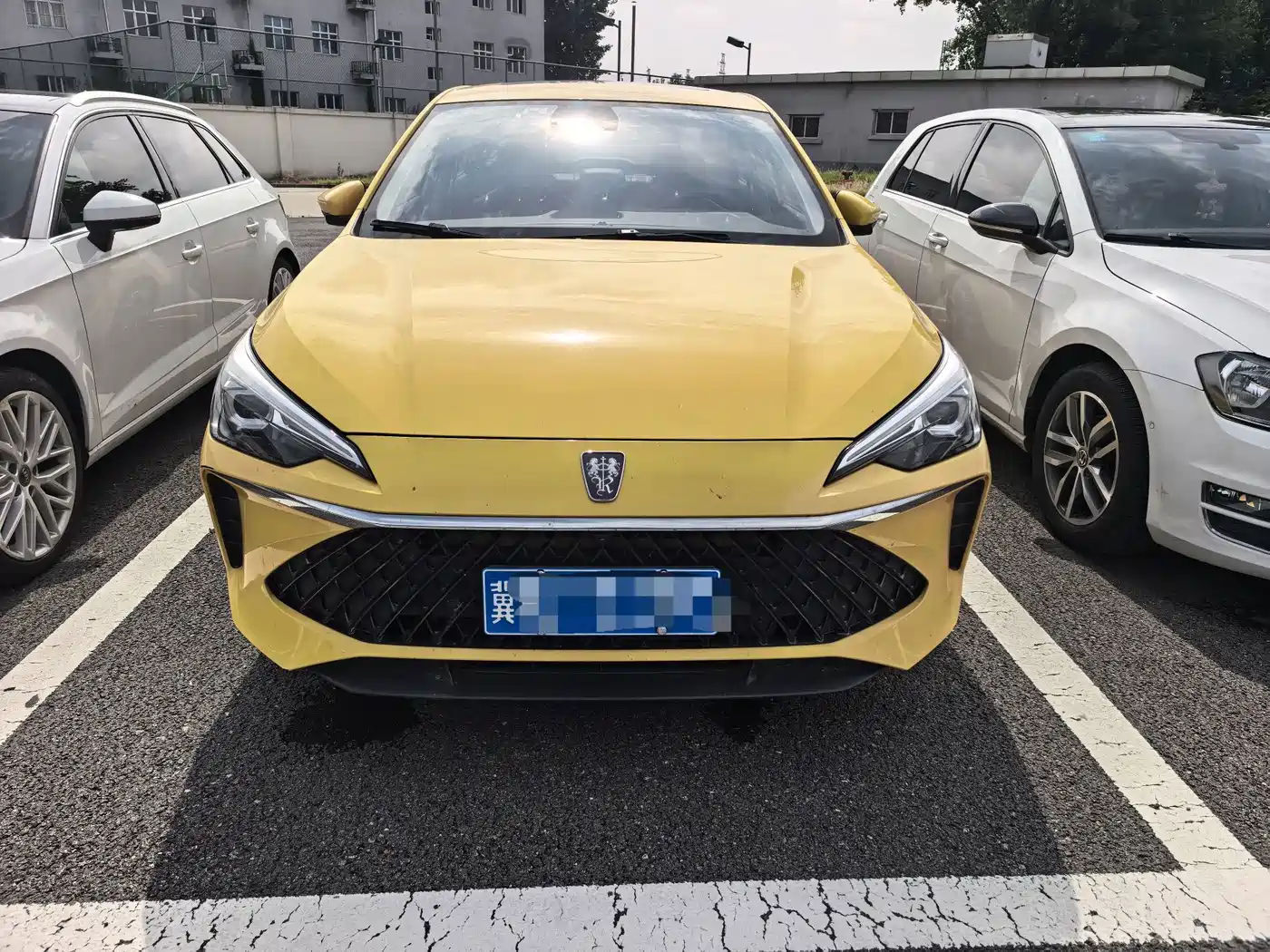Photo 2 - Roewe i5