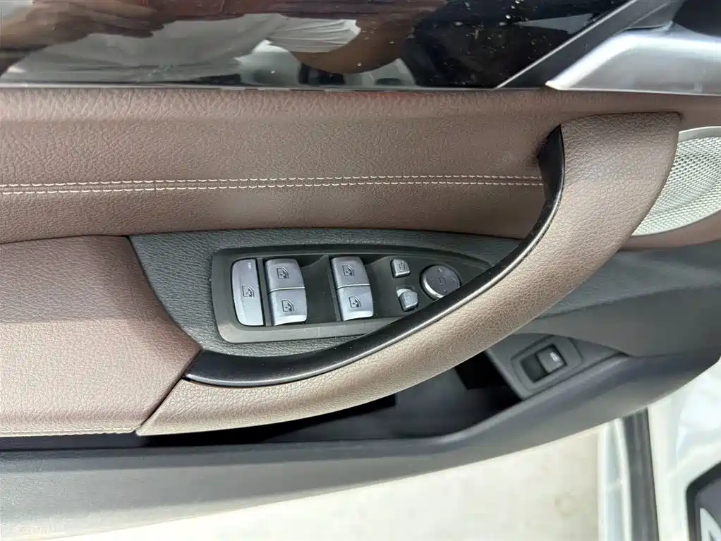 BMW X1 2022 sDrive20Li Premium фото 8