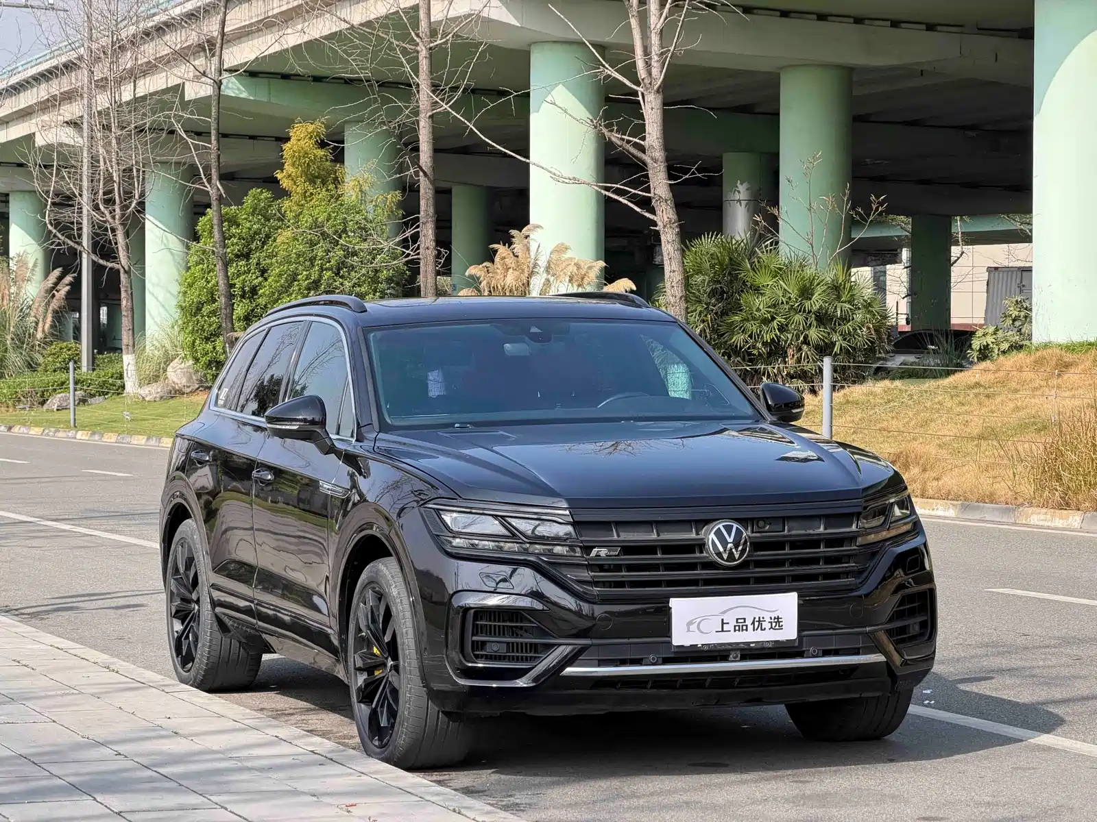 Фото 2 - Volkswagen Touareg
