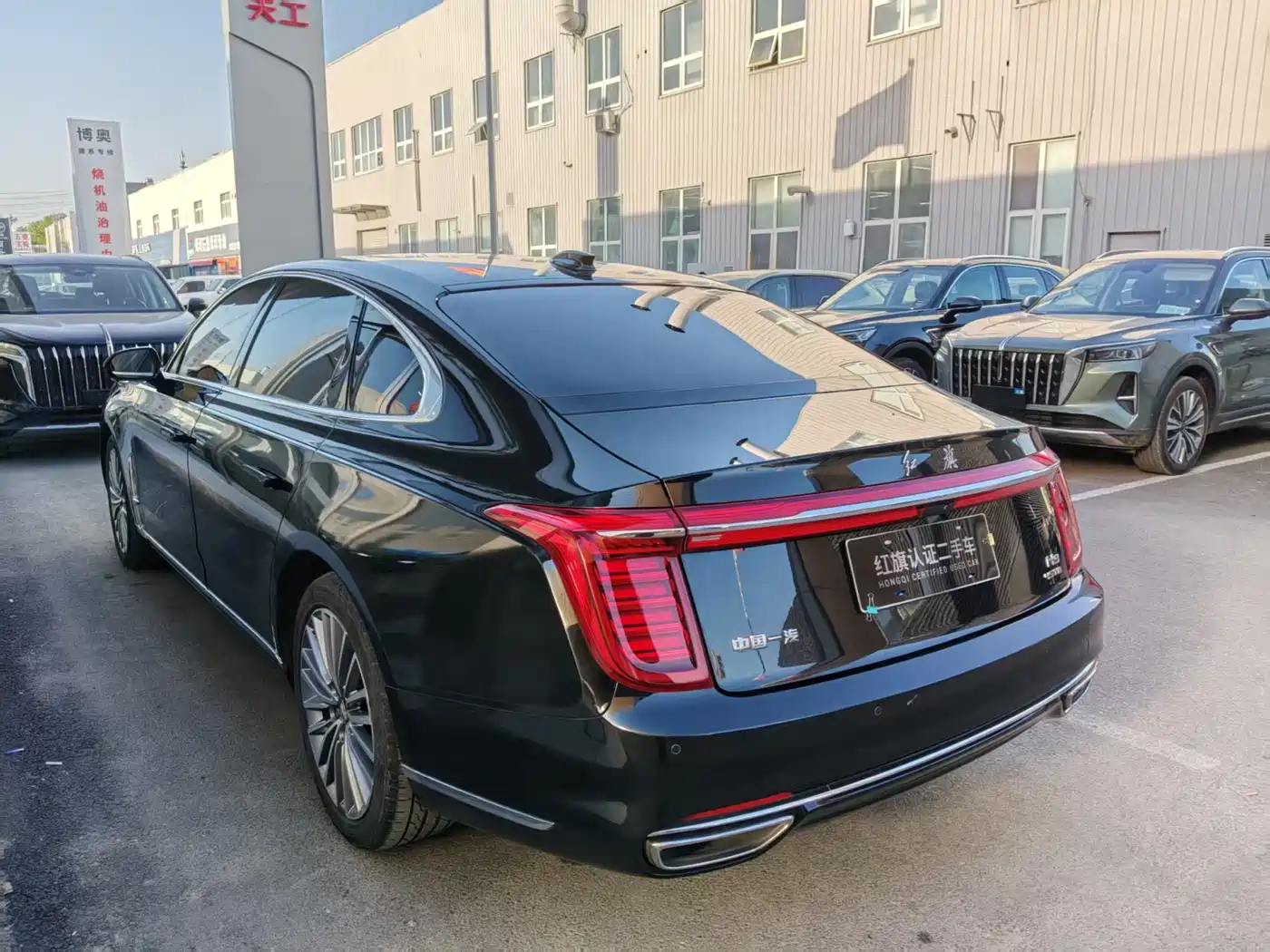 Фото 5 - Hongqi H9