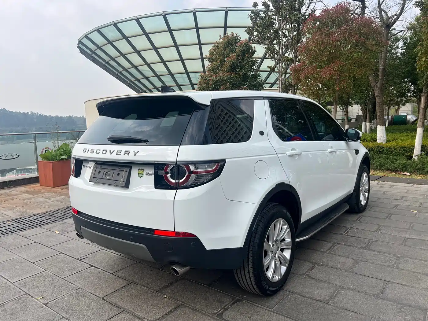Land Rover Discovery Sport 2018 240PS SE Edition фото 15