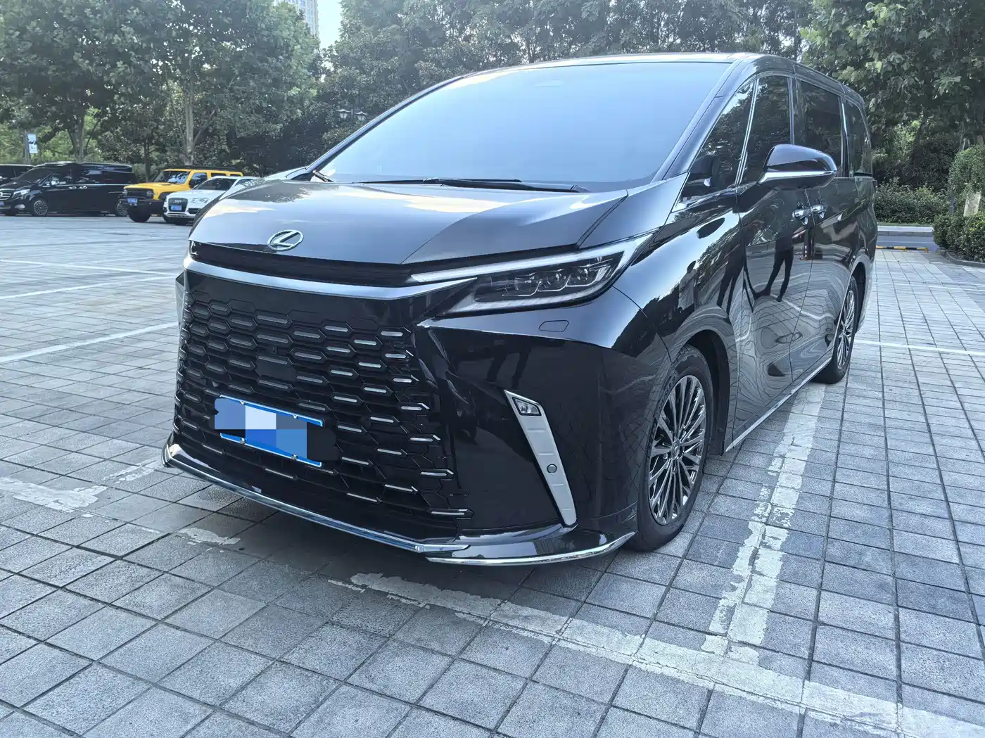 Lexus LM 2025 2023 500h 6-Seater Prestige Edition