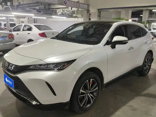 Toyota Harrier 2.0L CVT, моноприводный, Актив