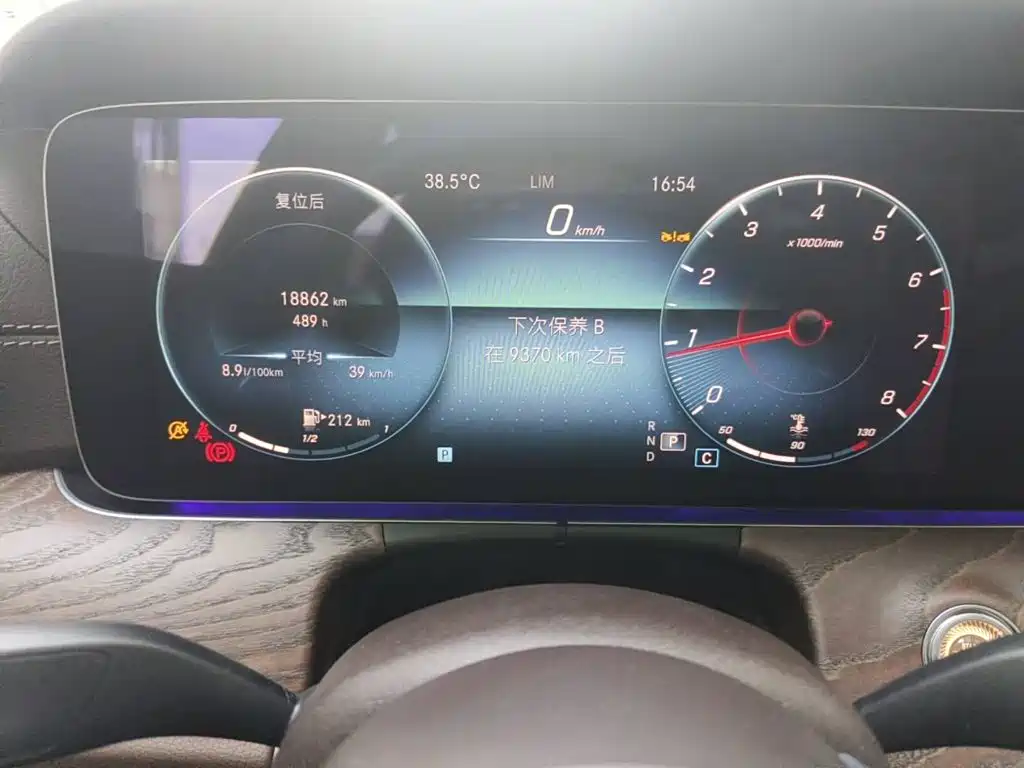 Mercedes-Benz E-Class, миниатюра 4