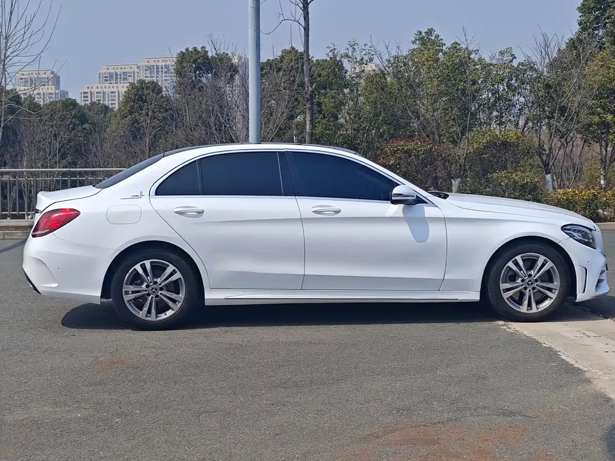 MERCEDES-BENZ CLASS C