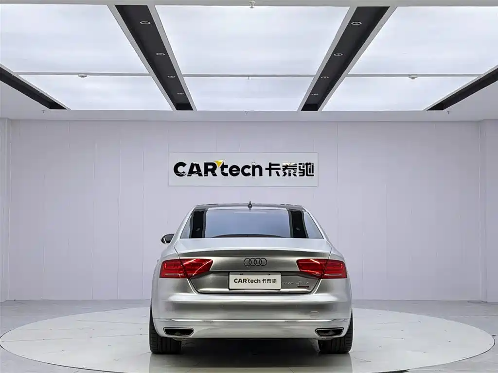 Audi A8 2011 A8L W12 6.3 FSI quattro фото 4