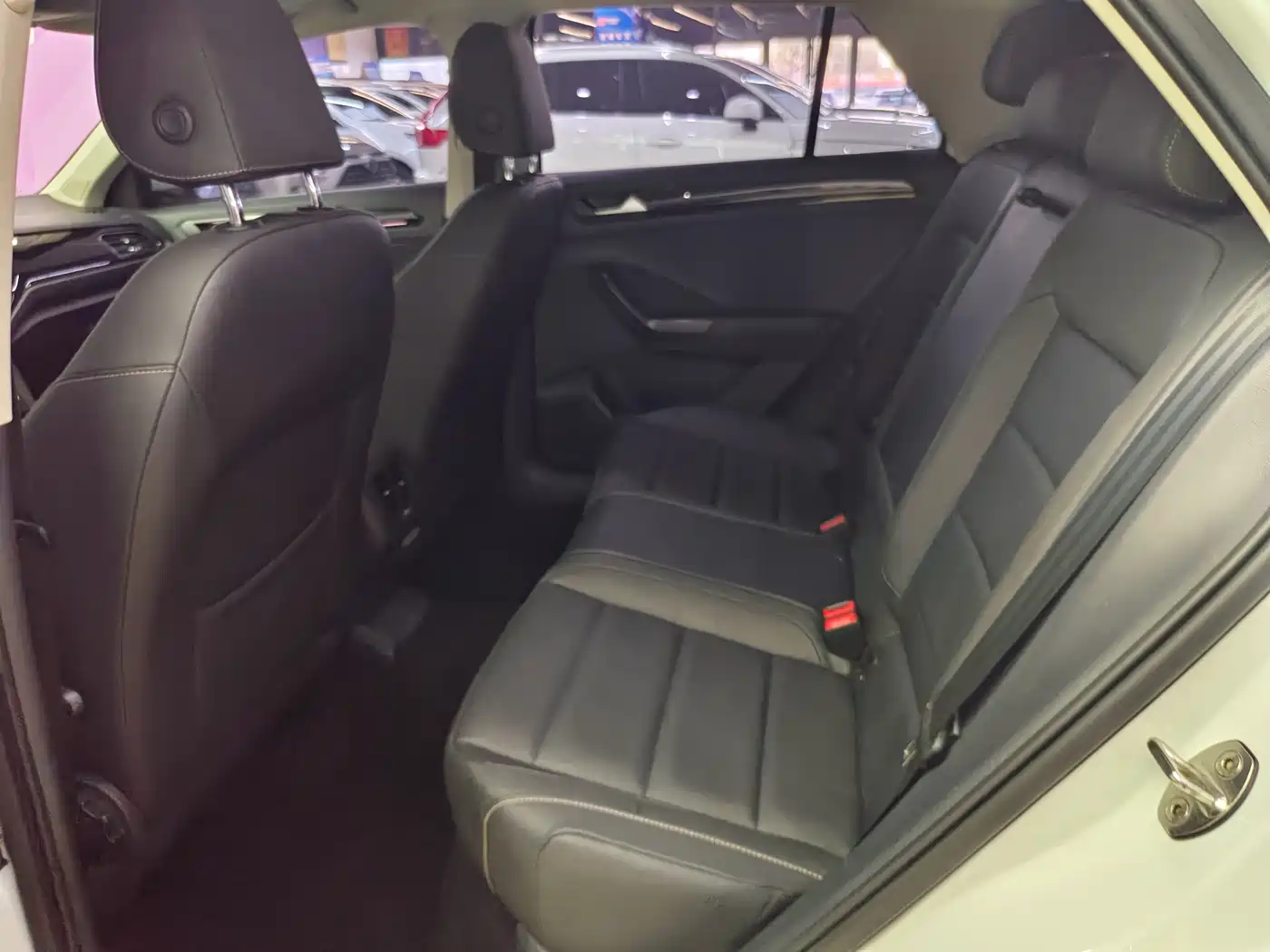 Volkswagen T-ROC 2021 Facelift 280TSI DSG 2WD Comfort Smart Connect Edition фото 11