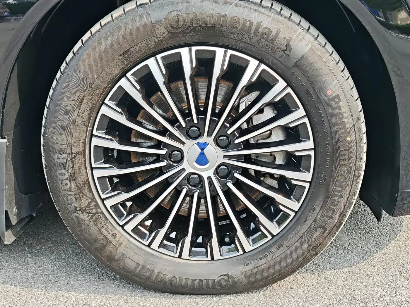 Denza D9 2022 DM-i 970 AWD Flagship фото 5