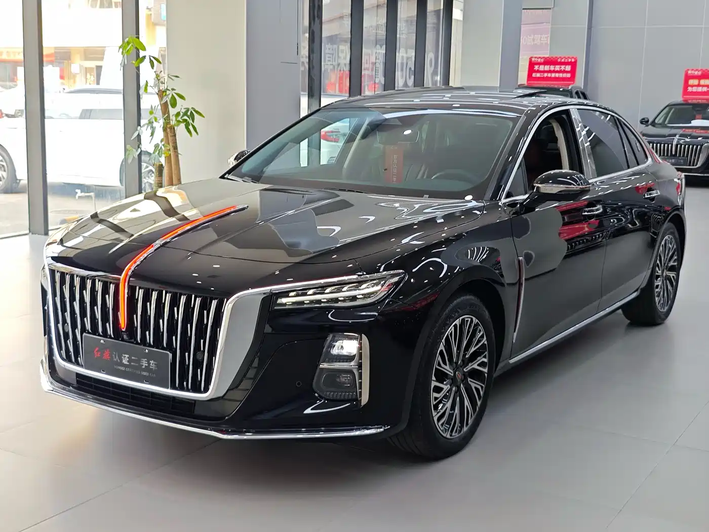 Hongqi H5 2024 2.0T Automatic Smart Connect Flag Smooth Edition