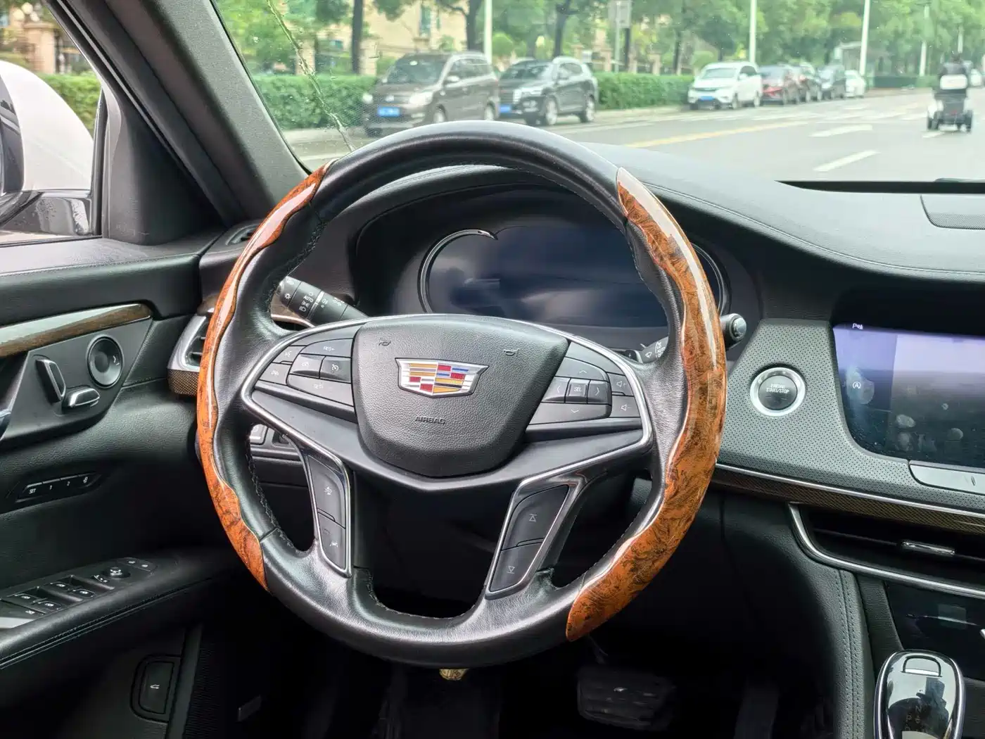 CADILLAC CT6