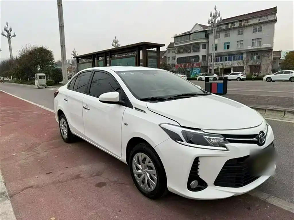 Toyota Vios 2022 1.5L 20th Anniversary Edition фото 4