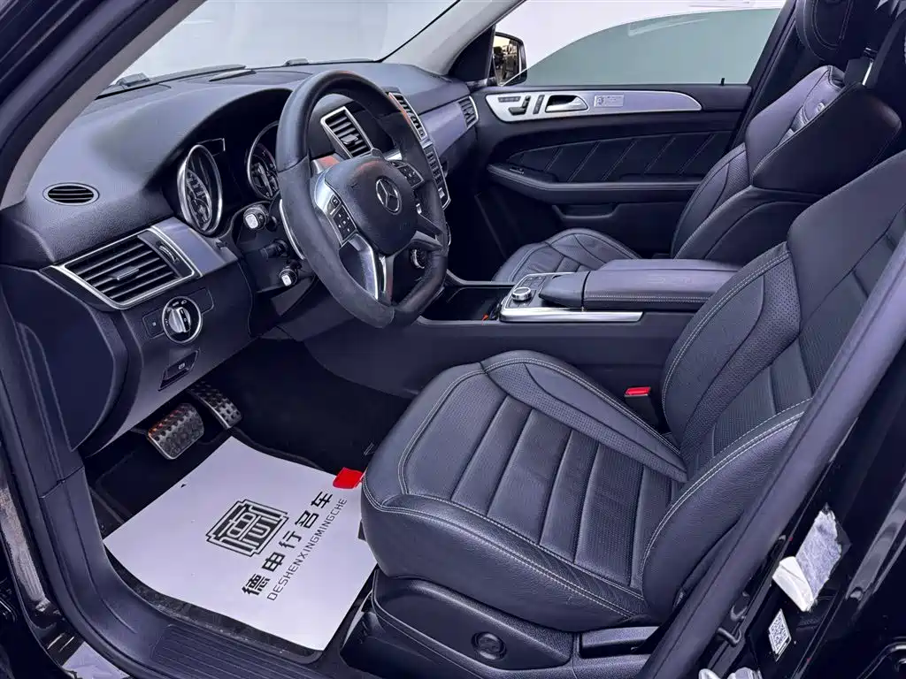 Mercedes-Benz M-Class AMG 2015 AMG ML 63 фото 17