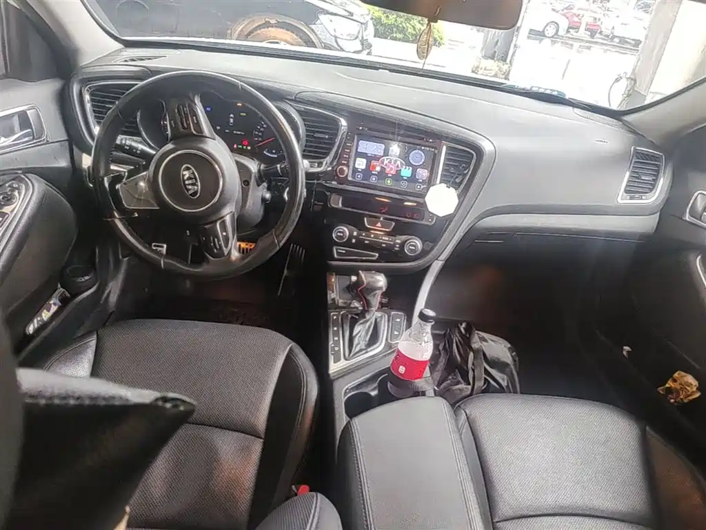 Kia K5 2015 2.0L Automatic LUX фото 10