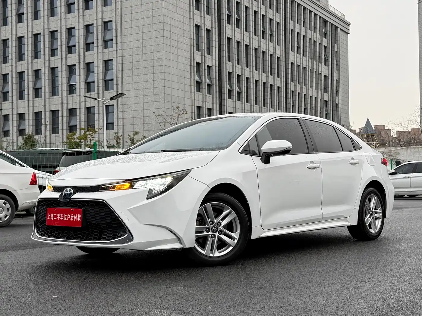 Toyota Levin 2022 Dual Engine 1.8H E-CVT Luxury Edition фото 27