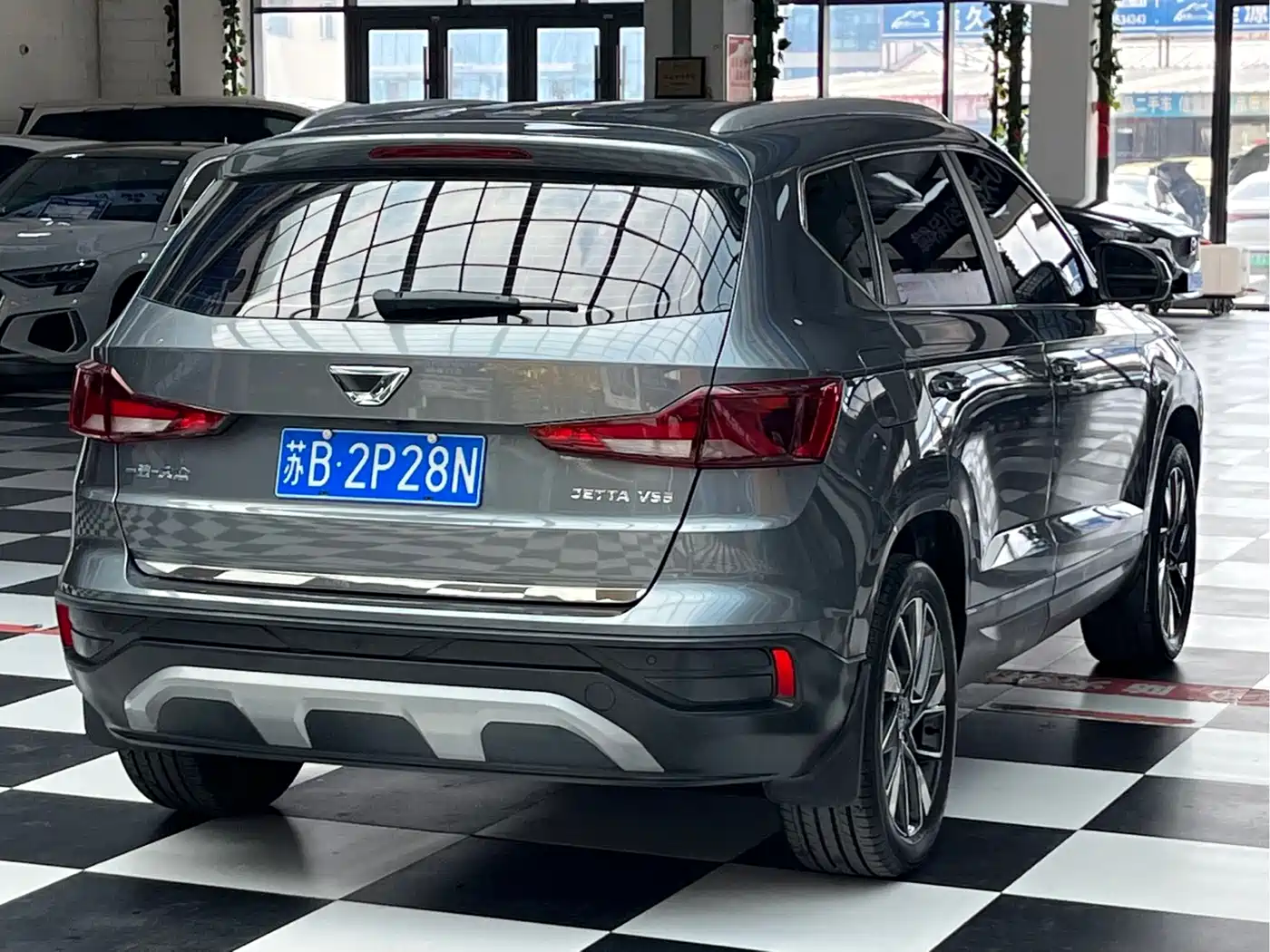 Photo 6 - Jetta VS5