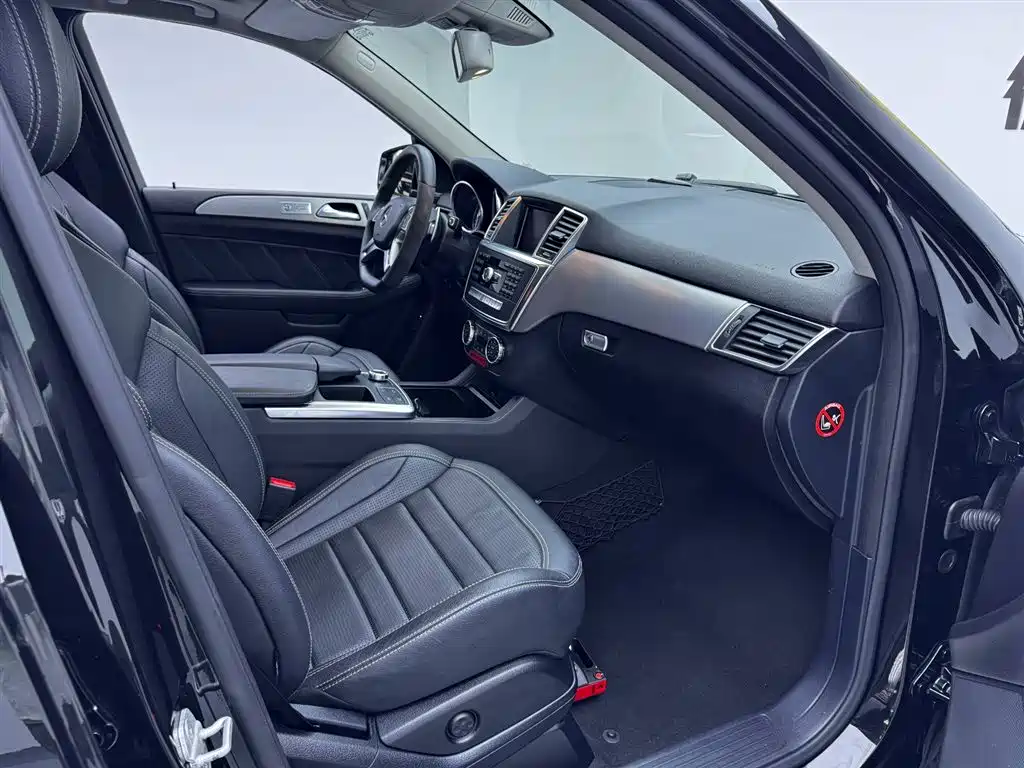 Mercedes-Benz M-Class AMG 2015 AMG ML 63 фото 20