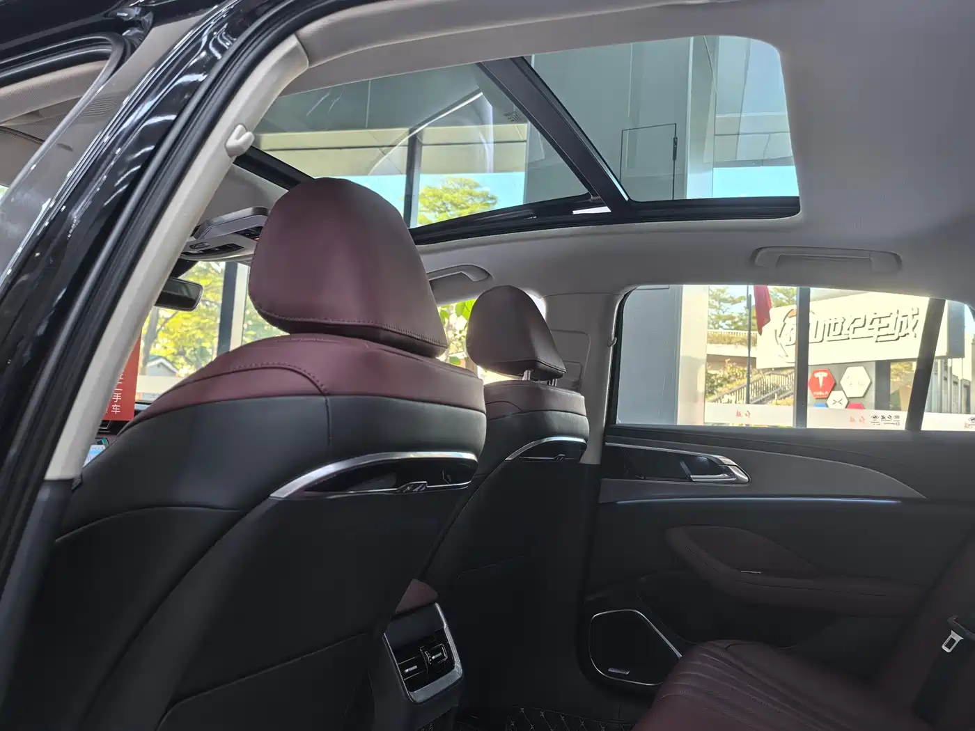 Hongqi H5 2023 2.0T Auto Smart Connect Flag Comfort фото 7