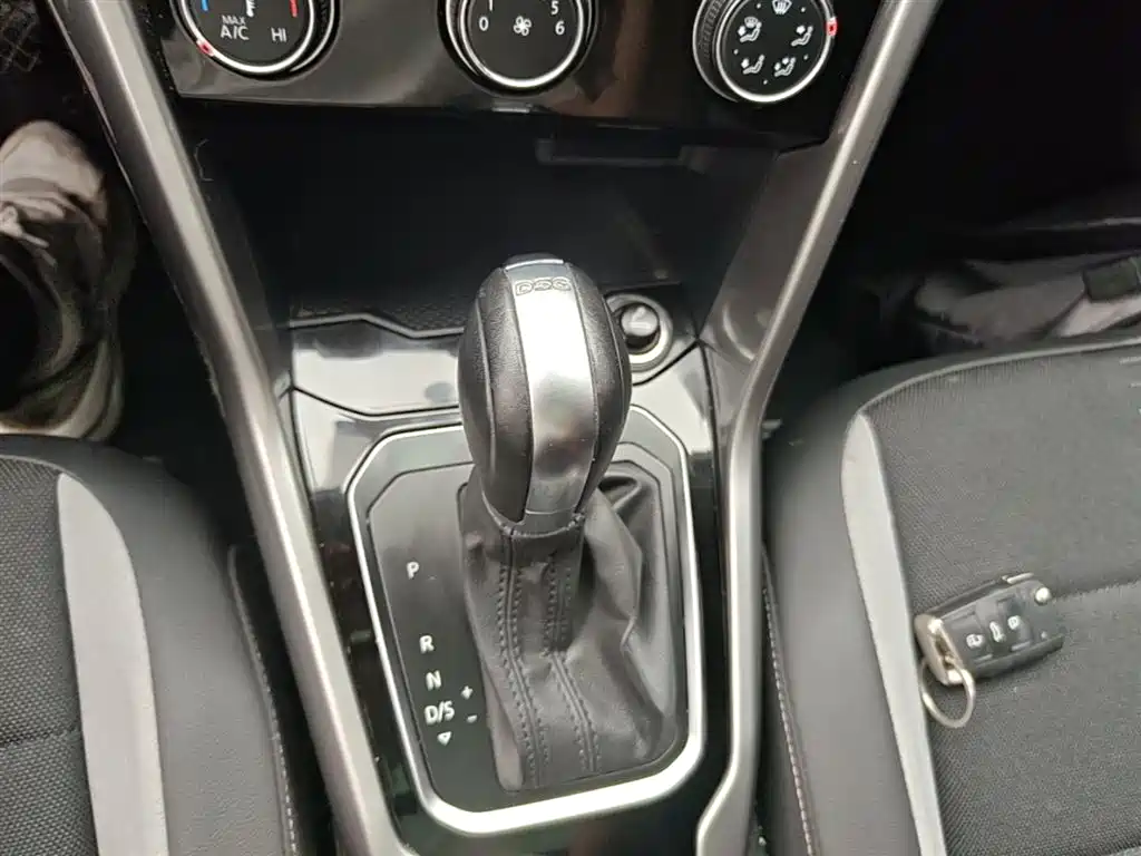 Volkswagen T-ROC 2020 230TSI DSG 2WD Progressive фото 14