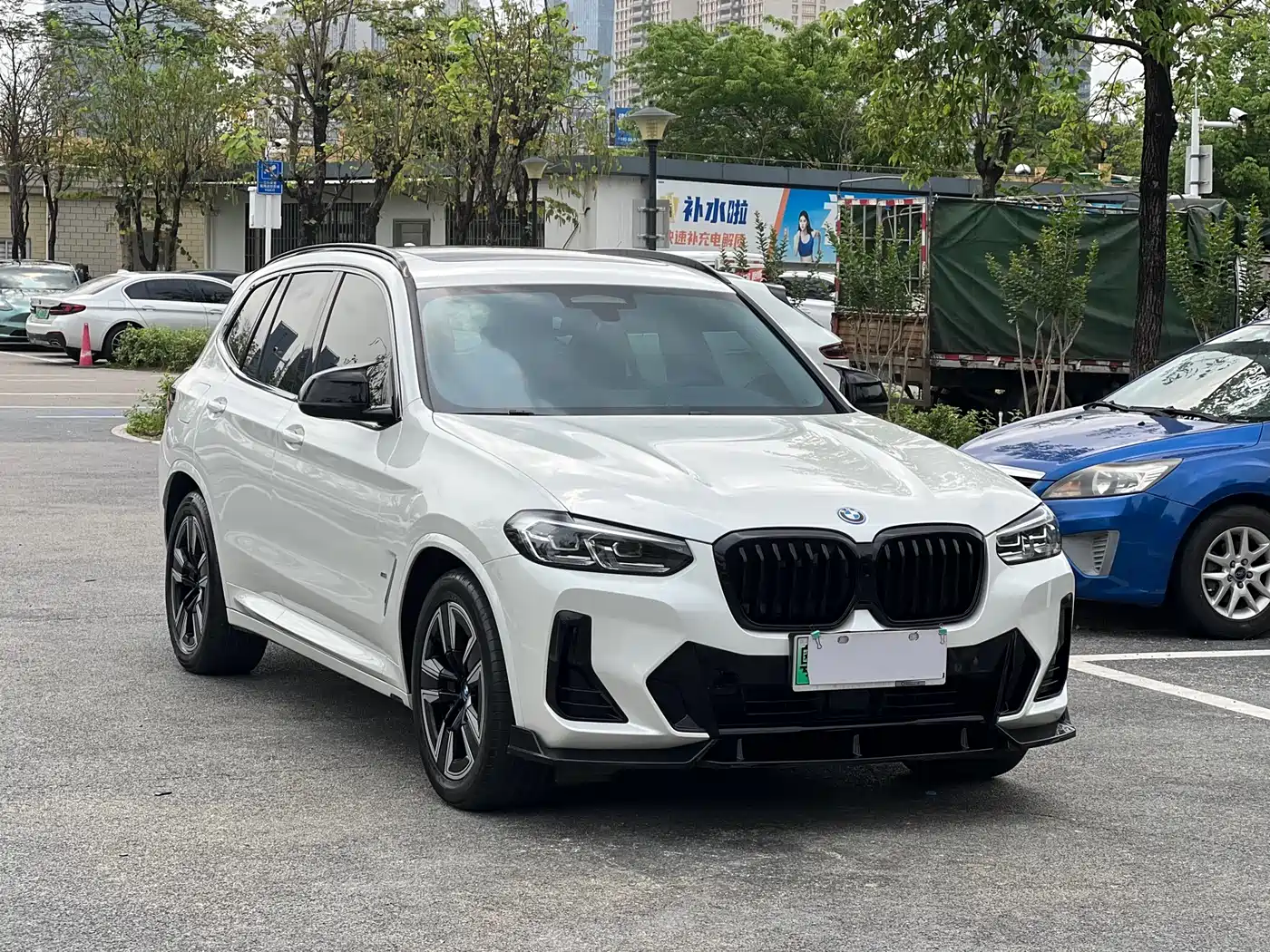 BMW IX3