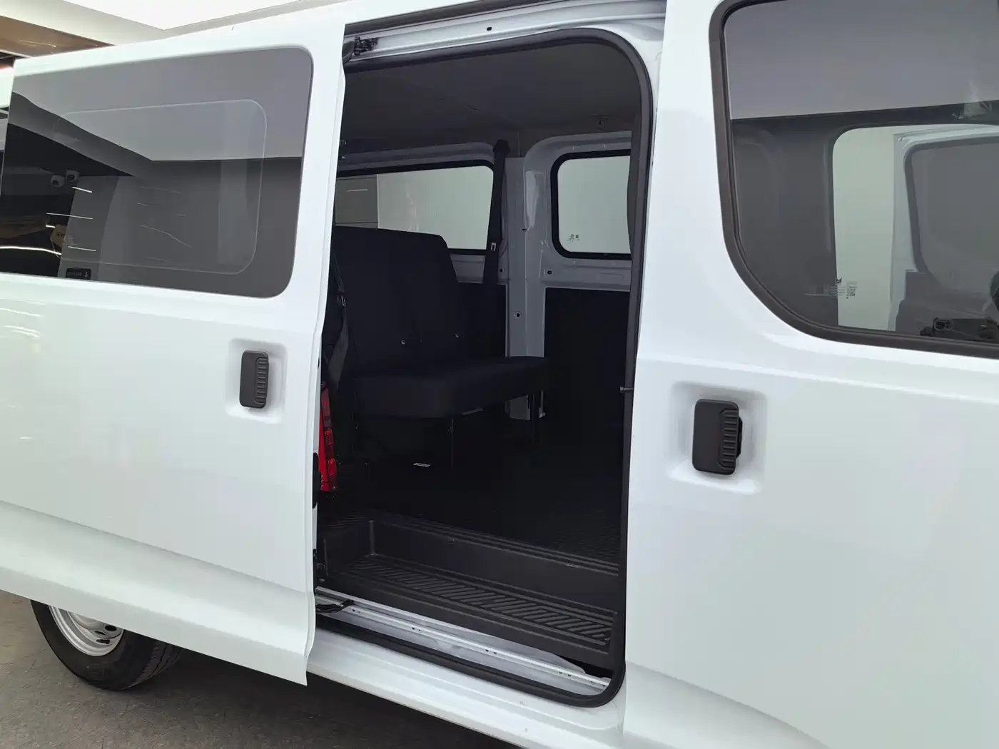 Jiangling E-Fushun 2025 2025 Clear Window Version 41.86kWh Short Wheelbase Low Roof