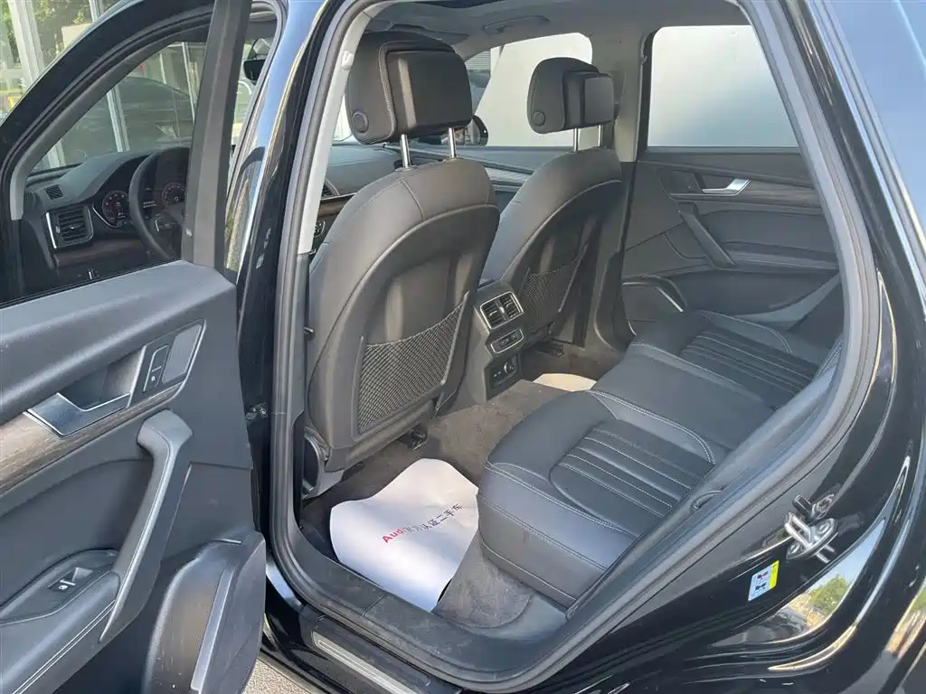 Audi Q5L 2022 40T Luxury Elegance фото 7