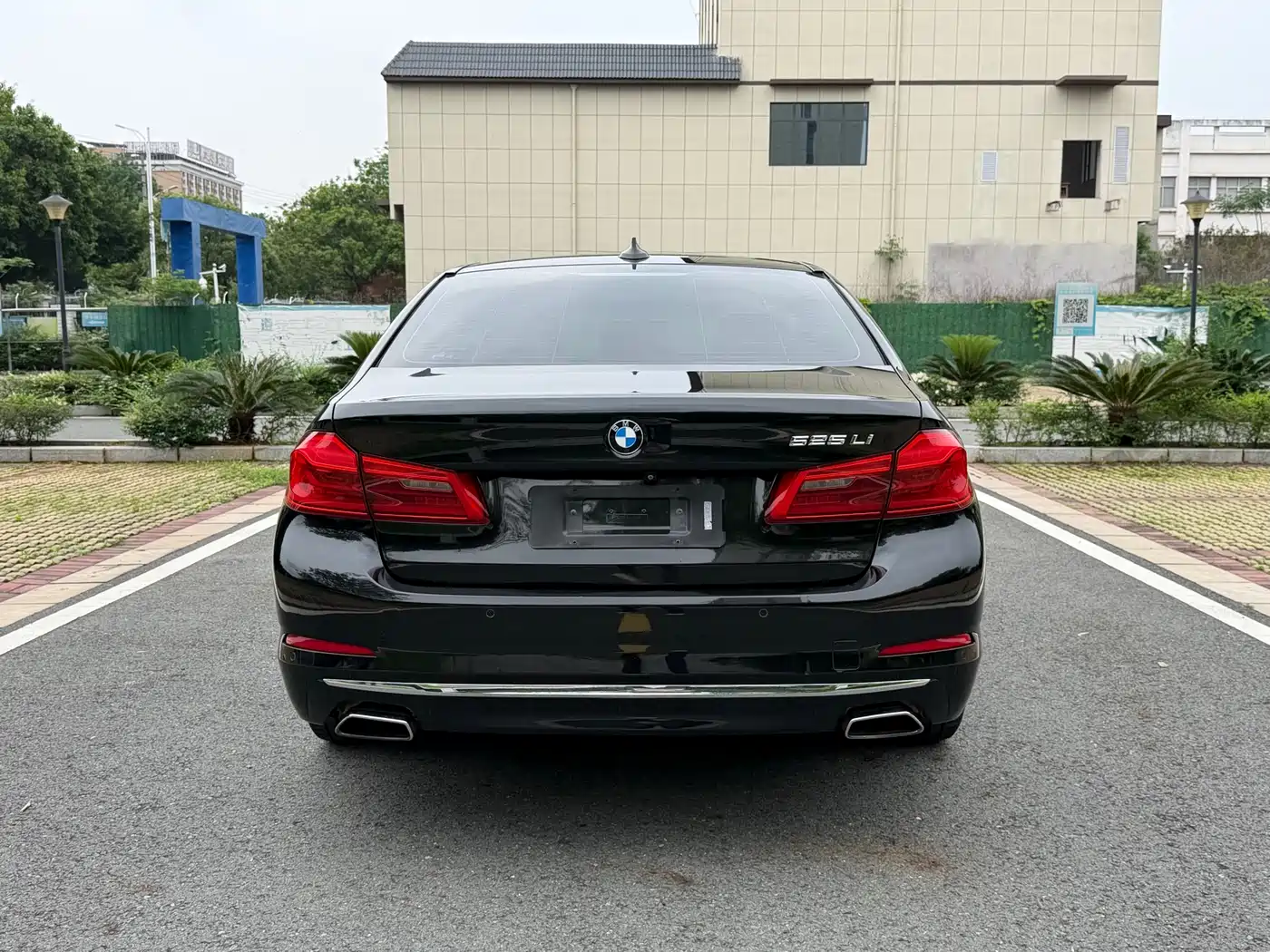 BMW 5 Series 2018 525Li Luxury Package фото 8