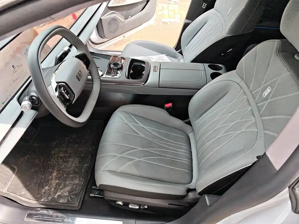 Geely Galaxy Galaxy E8 2025 2025 700km Long Voyage Smart Drive Edition