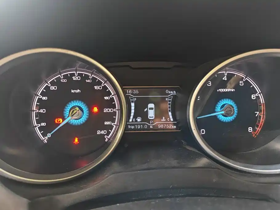 Zotye SR7 2019 2017 1.5T CVT Magic Cube Road