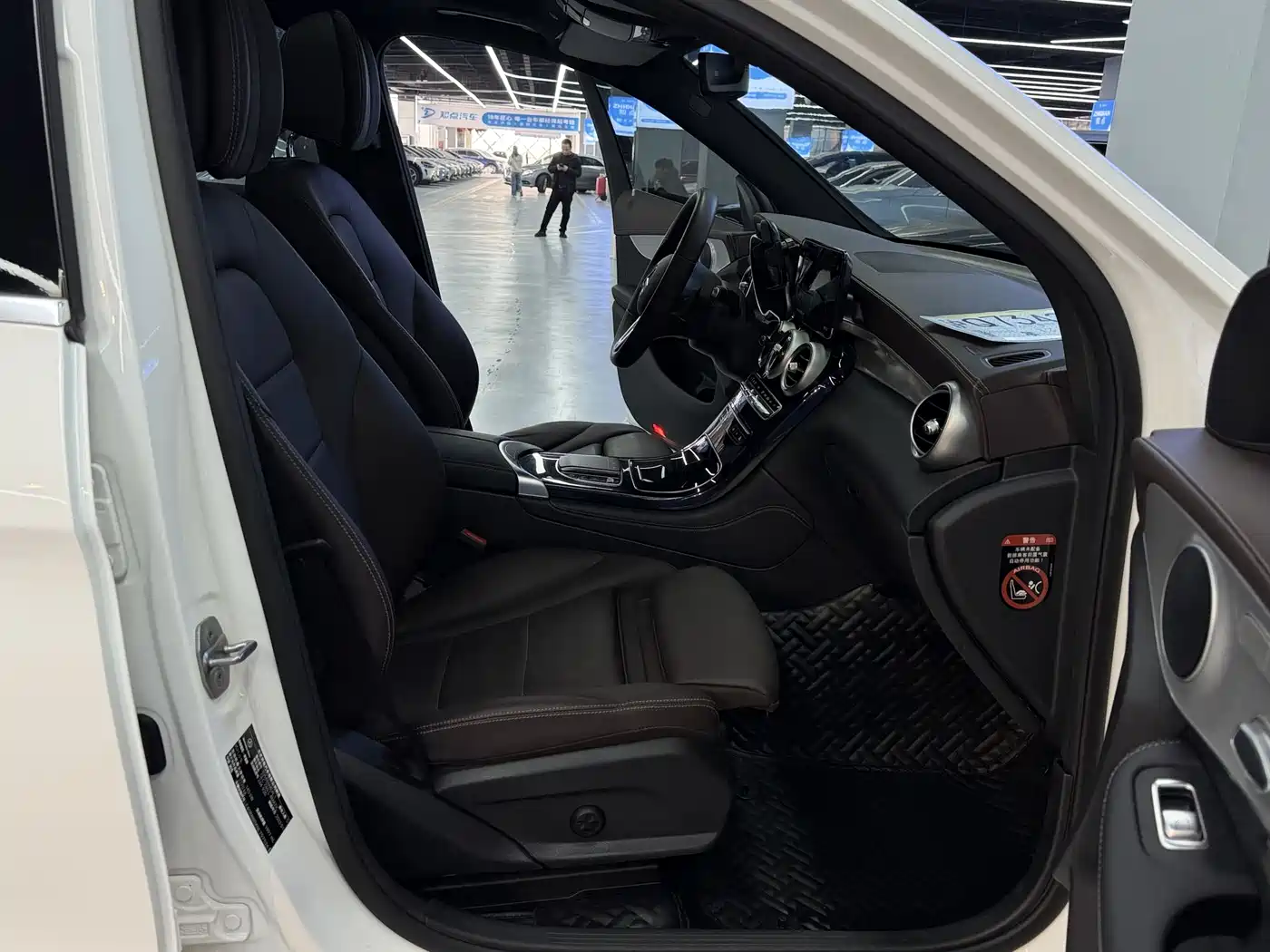 Mercedes-Benz GLC 2022 Facelift GLC 260 L 4MATIC Dynamic фото 8