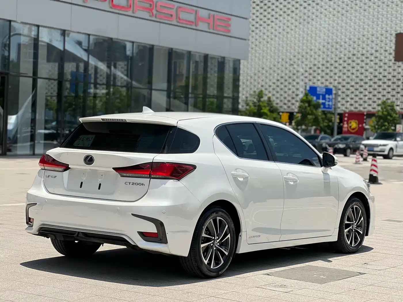 Lexus CT 2019 2017 CT200h Elite Edition Monochrome China V
