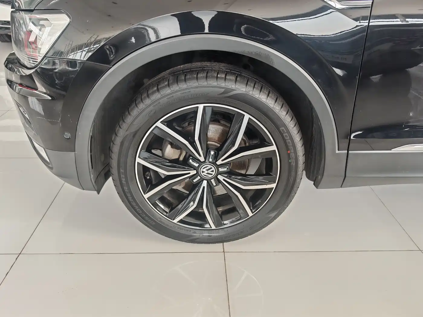 Volkswagen Tiguan L 2019 Facelift 330TSI Auto 2WD Smart Luxury China VI фото 4