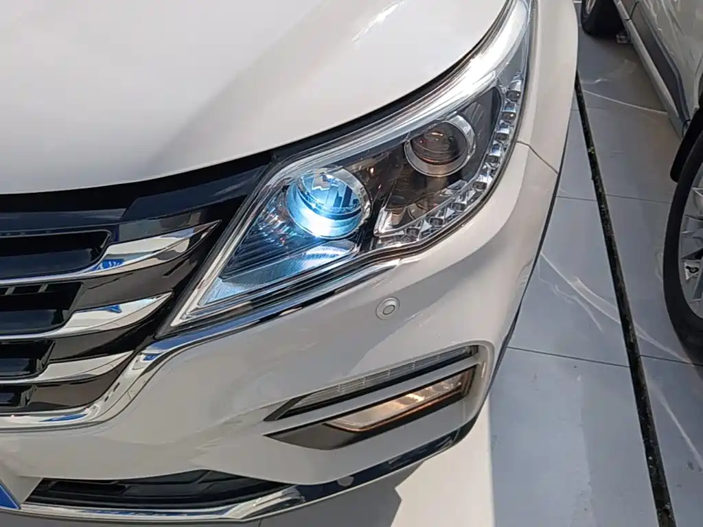 Фото 24 - Baojun 560