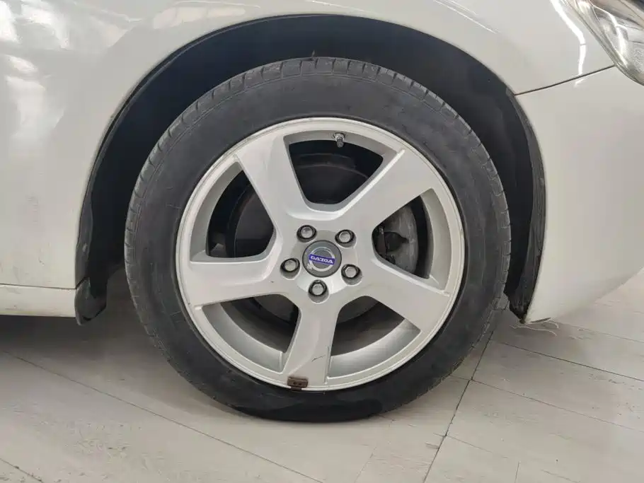 Volvo S60 (Import) 2012 2013 Model T5 Comfort Edition
