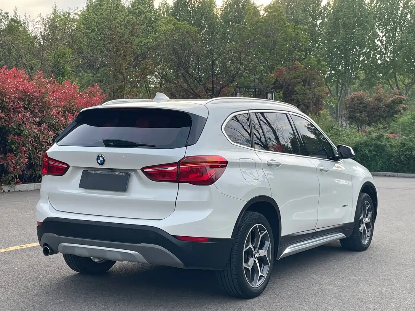 BMW X1 2018 sDrive18Li Premium Model фото 4
