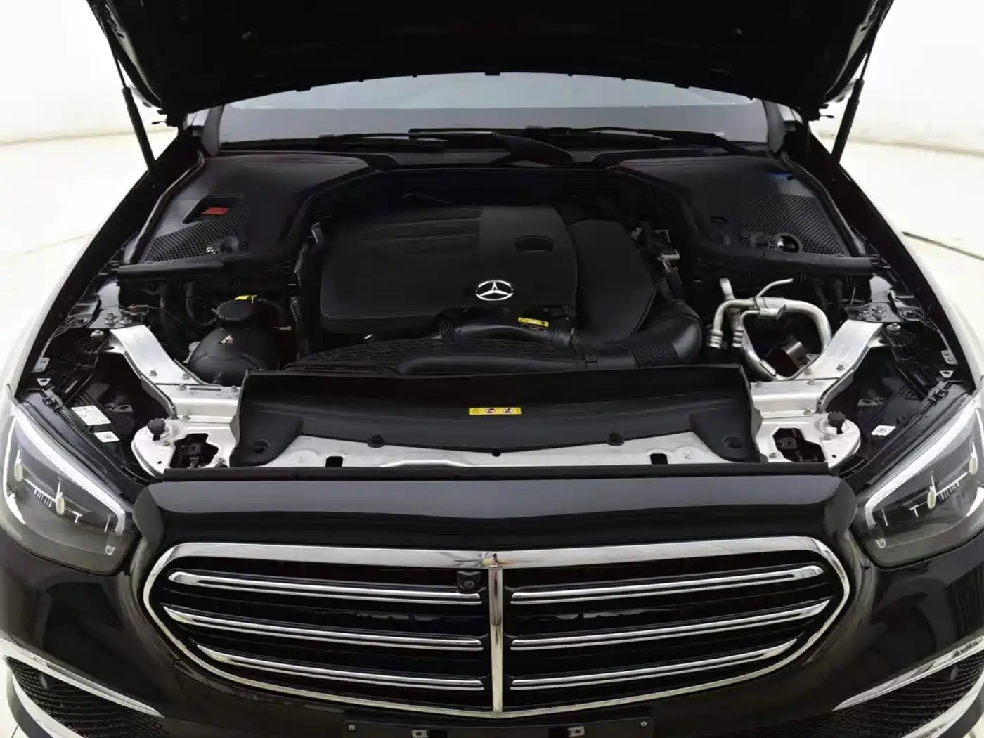 Mercedes-Benz E-Class 2022 Second Facelift E 300 L Luxury фото 12