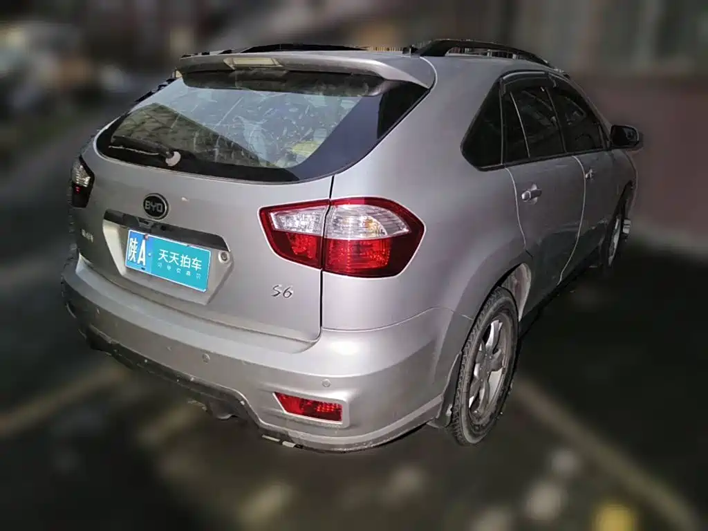 BYD S6 2013 2013 Platinum Edition 2.4L Automatic Executive