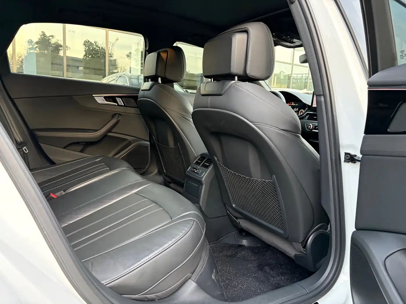 Audi A4L 2024 40 TFSI Luxury Dynamic фото 10