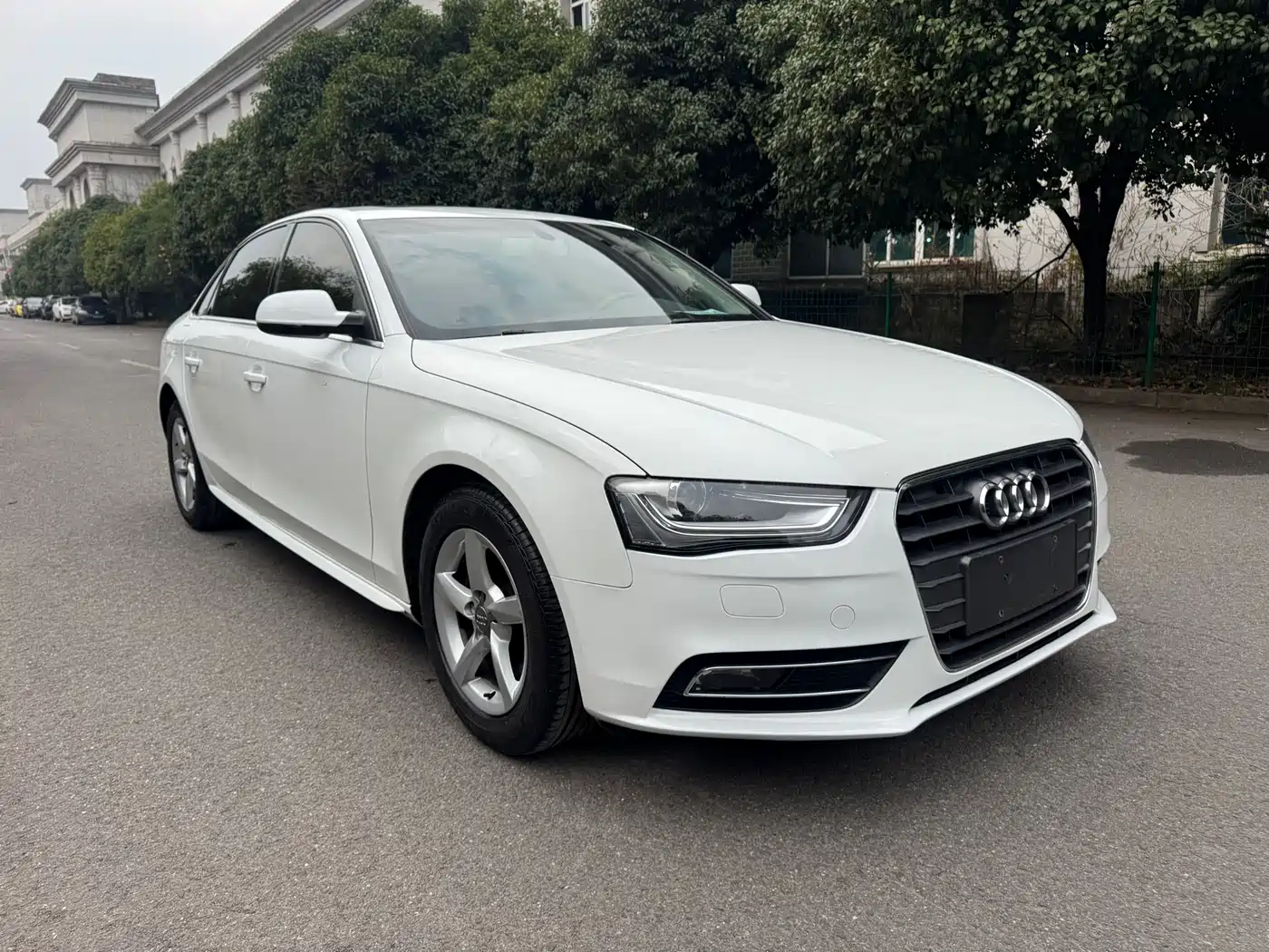 Audi A4L 2016 30 TFSI Collector's Edition Automatic Comfort фото 3