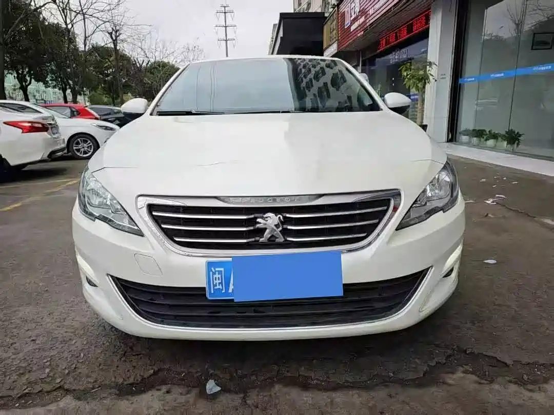 Peugeot 408 2016 1.6T Automatic Luxury Edition фото 2