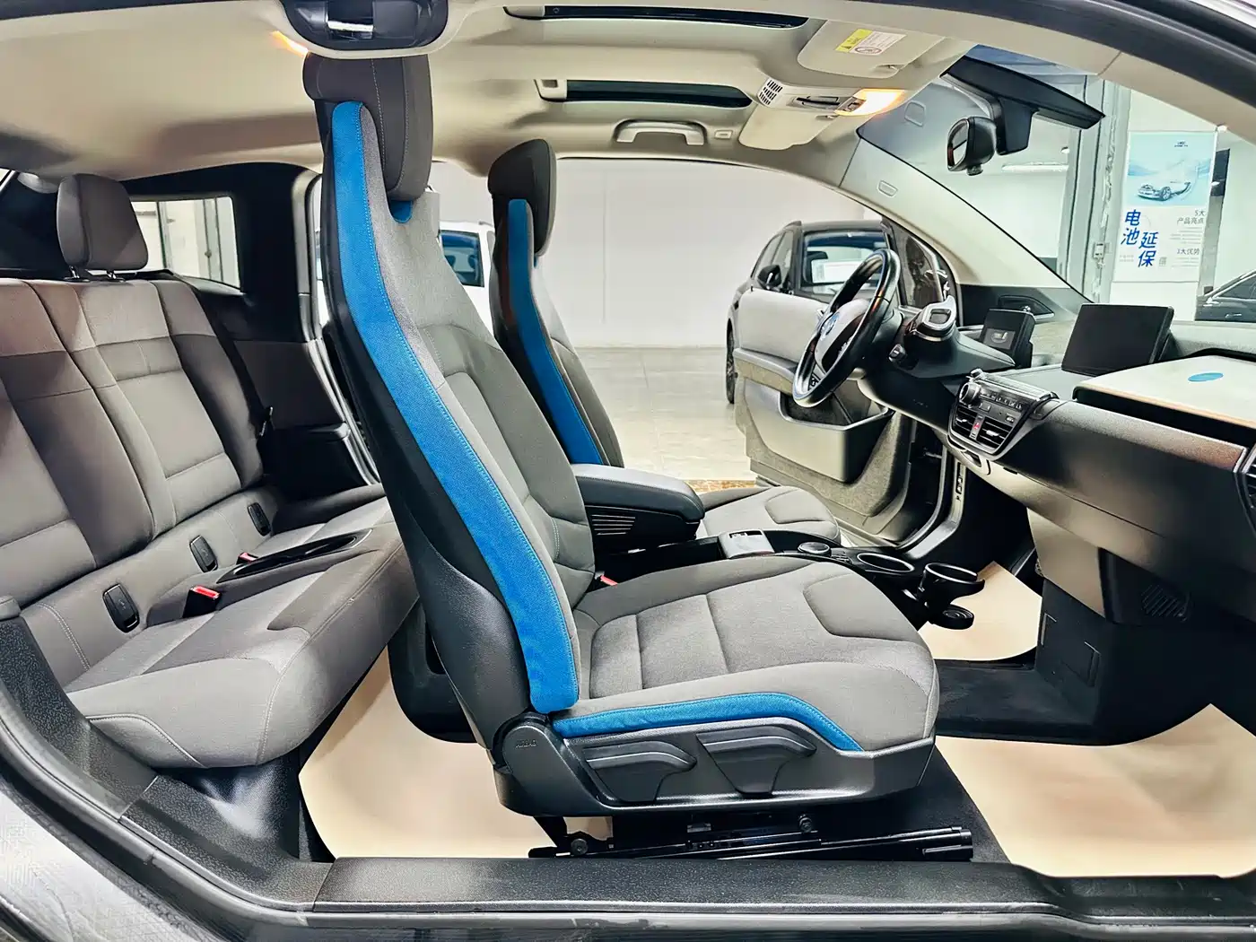 Фото 20 - BMW i3 (Import)